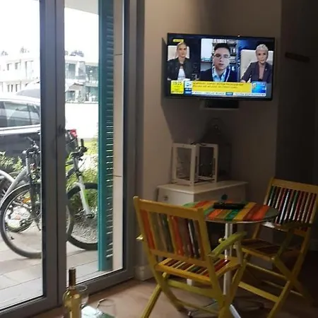 Uroczy Happy 01 Z Widokowym Tarasen Na Dachu - Tuż Przy Plaży !!! Apartament