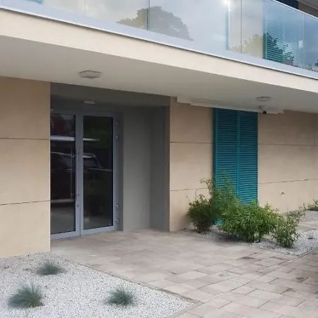 Uroczy Apartament Happy 01 Z Widokowym Tarasen Na Dachu - Tuz Przy Plazy !!! Niechorze